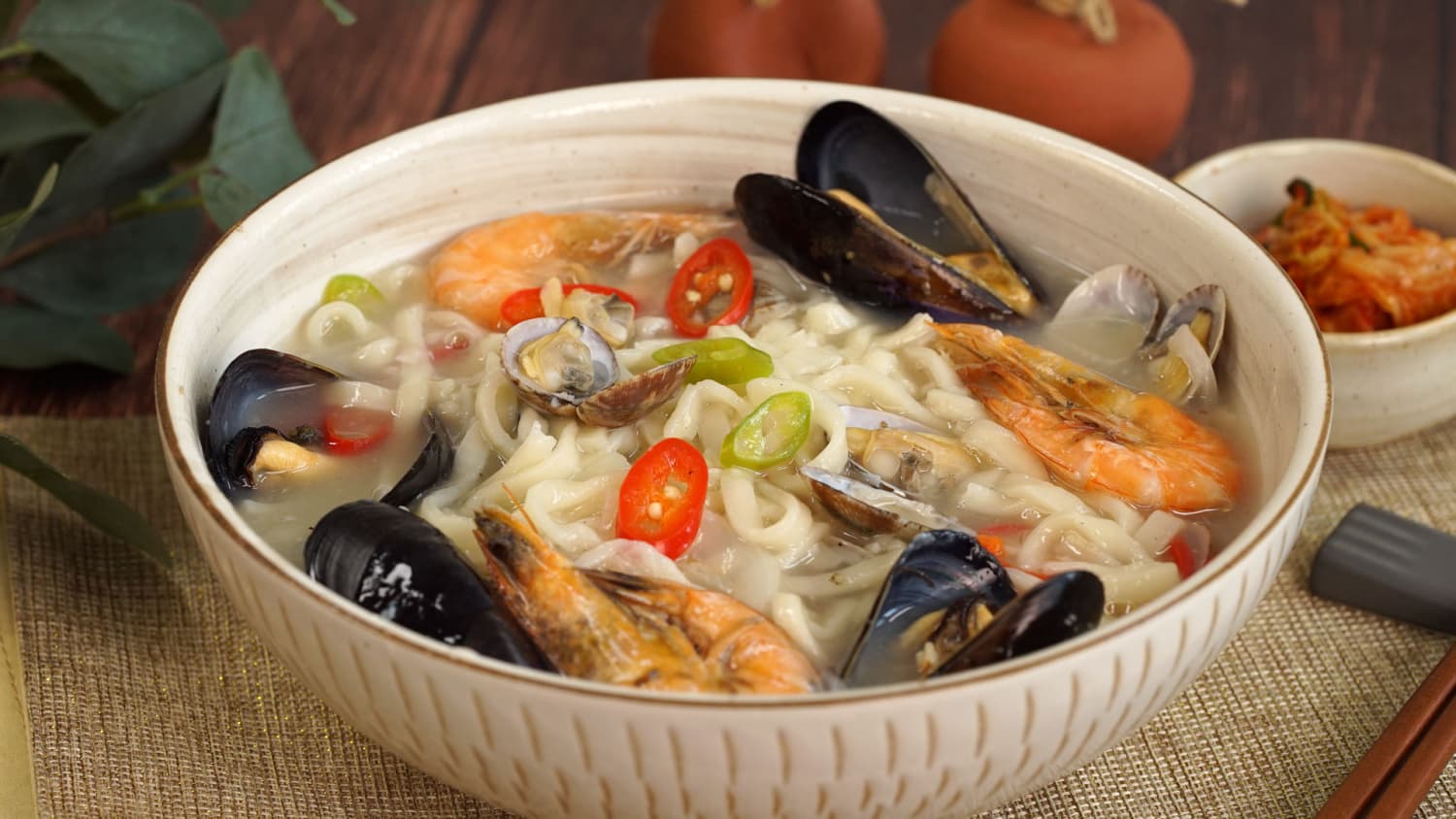 نودلز المأكولات البحرية