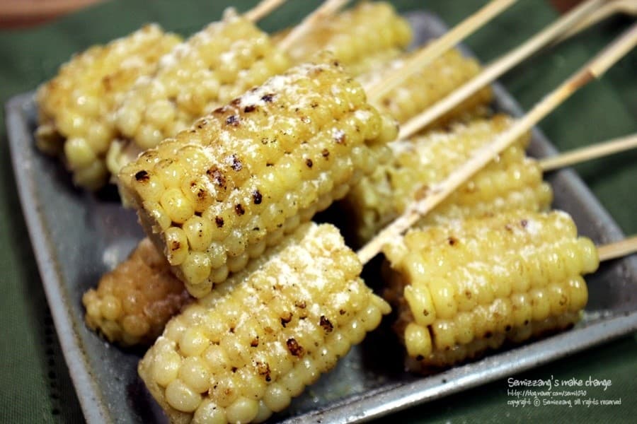 ذرة مشوية بالزبدة