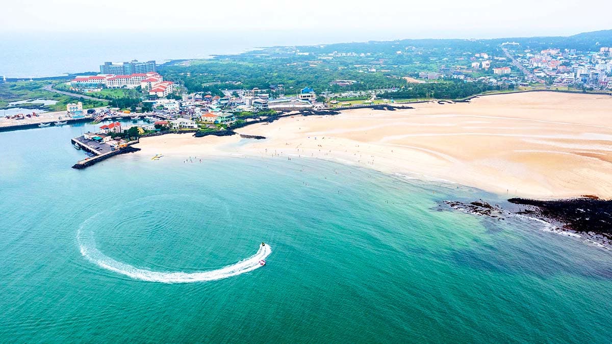 Pyoseon Haevichi Beach