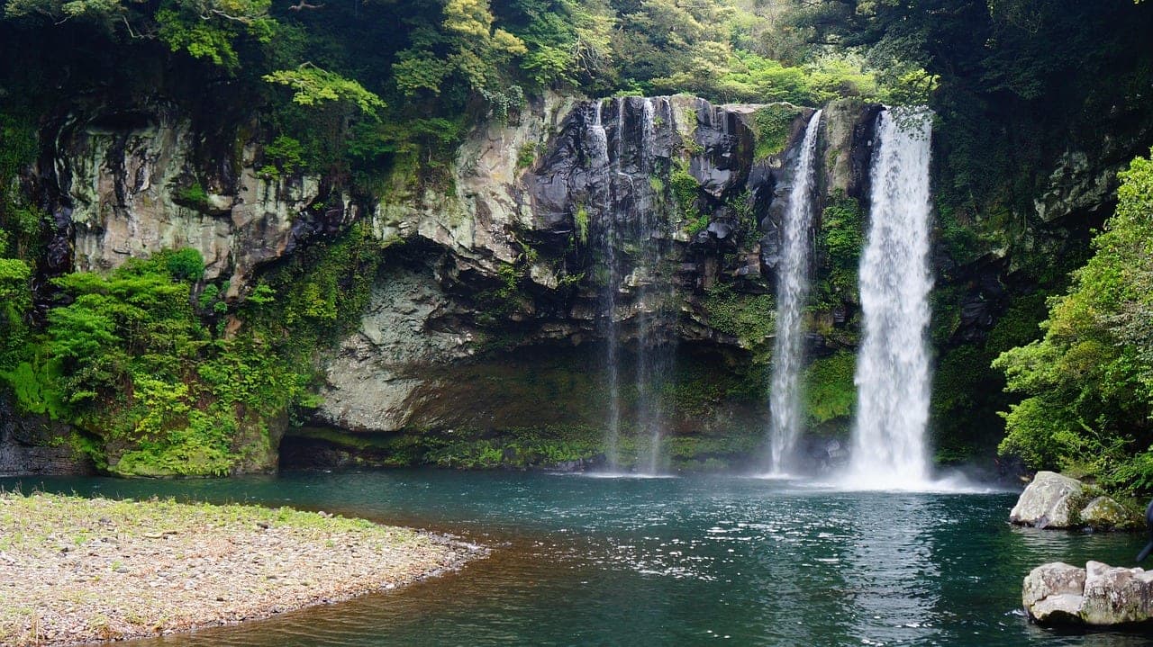Air Terjun Cheonjiyeon