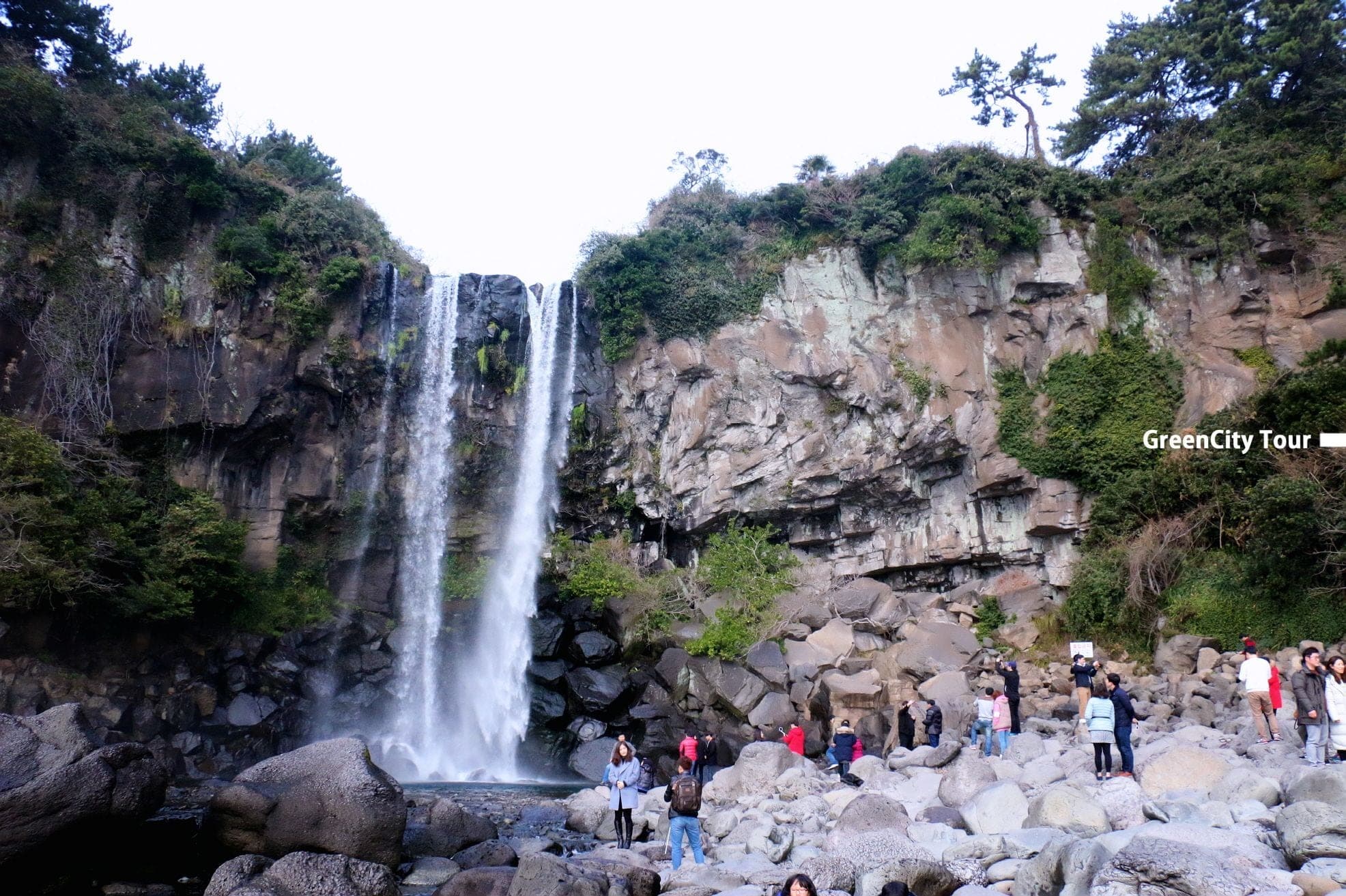Air Terjun Jeongbang